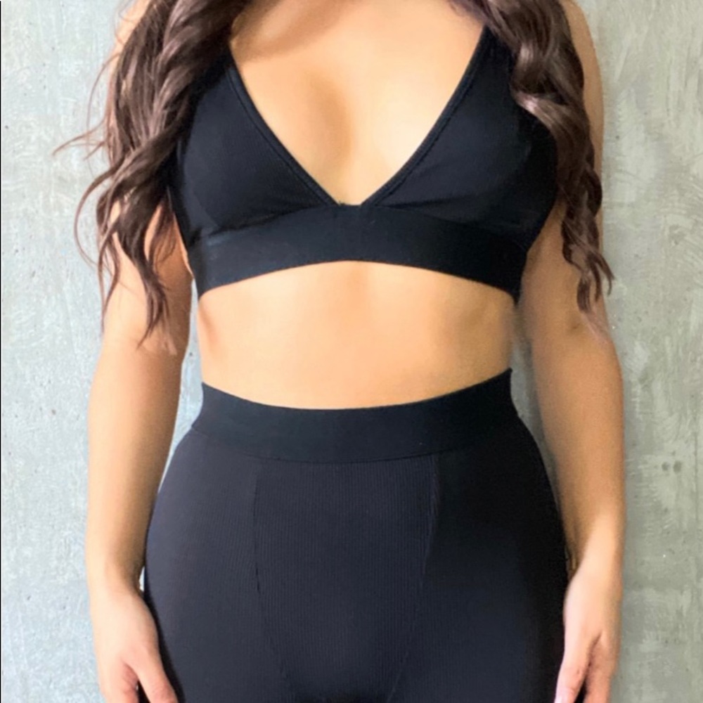 BLACK BRA AND PANTS SET